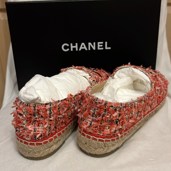 Never worn Chanel CC logo espadrille shoes - Picture 4 of 5